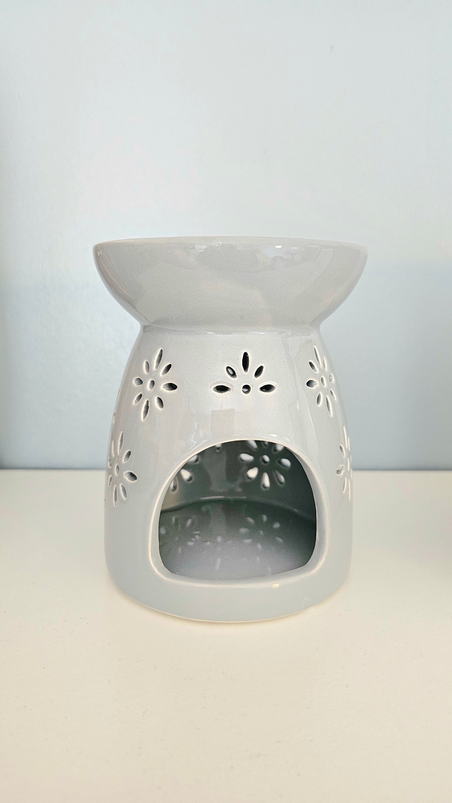 Grey Floral Cut-Out Tealight Burner